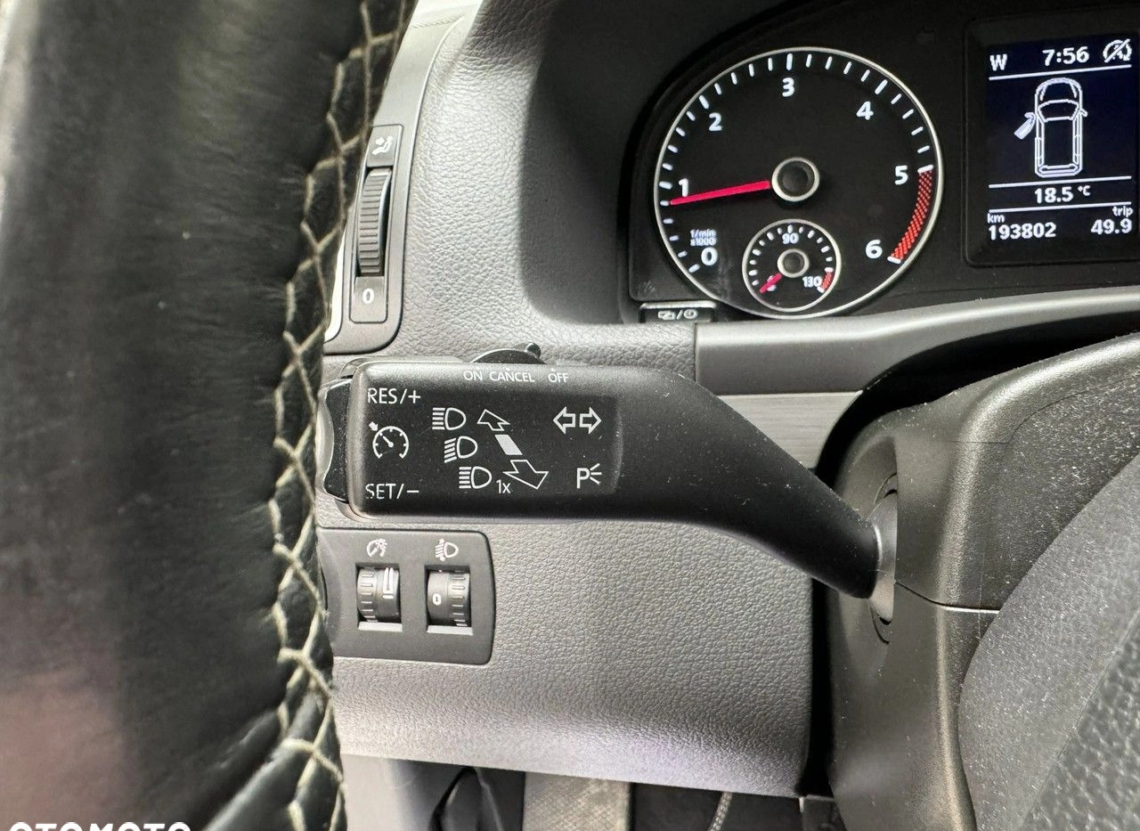 Volkswagen Touran cena 42900 przebieg: 193000, rok produkcji 2015 z Zwierzyniec małe 562
